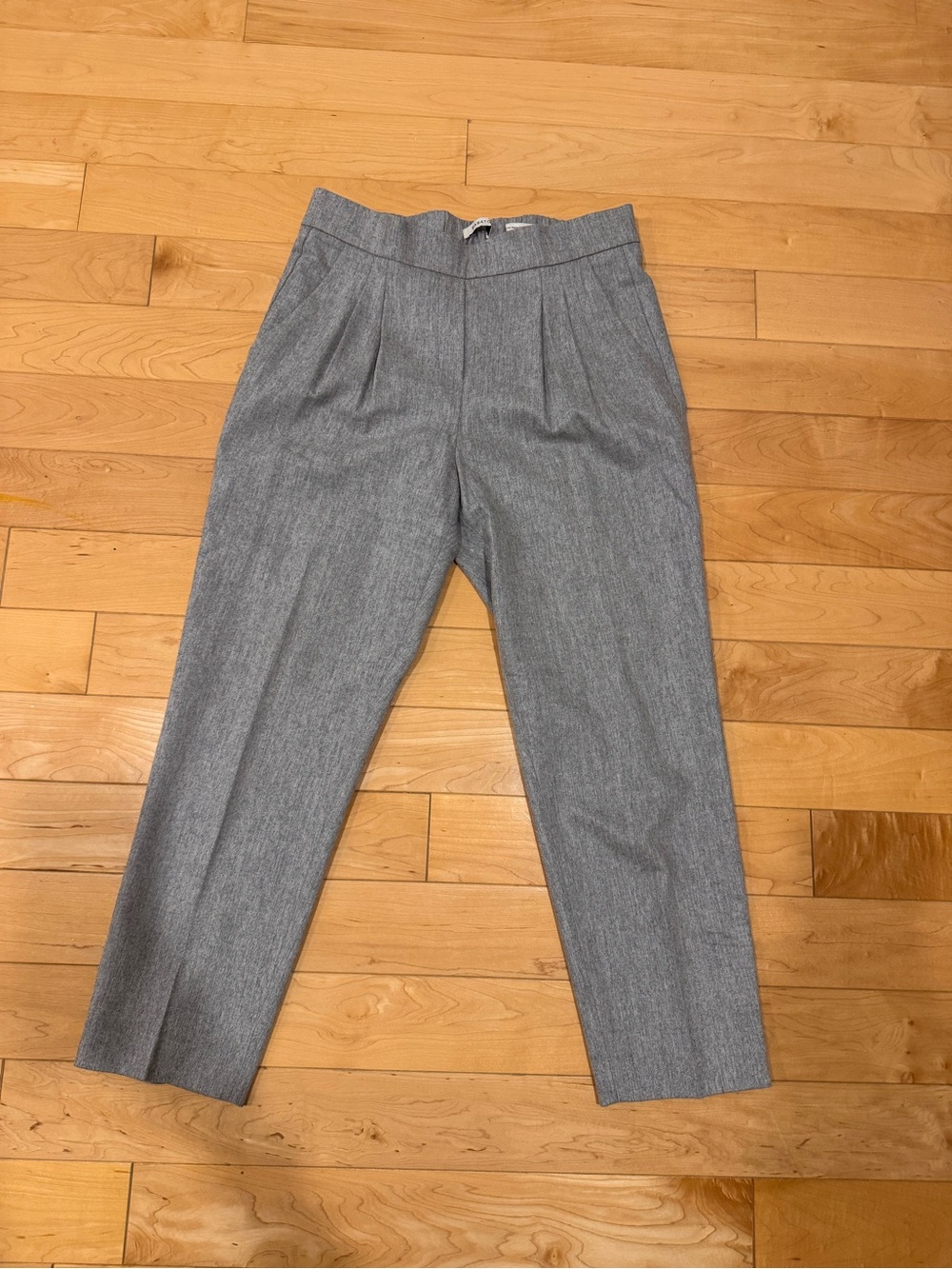 Babaton grey cropped wool and cashmere pleated pants, size 4
